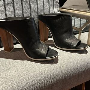 Vince.
Allison Peep-Toe Leather Mule, Black